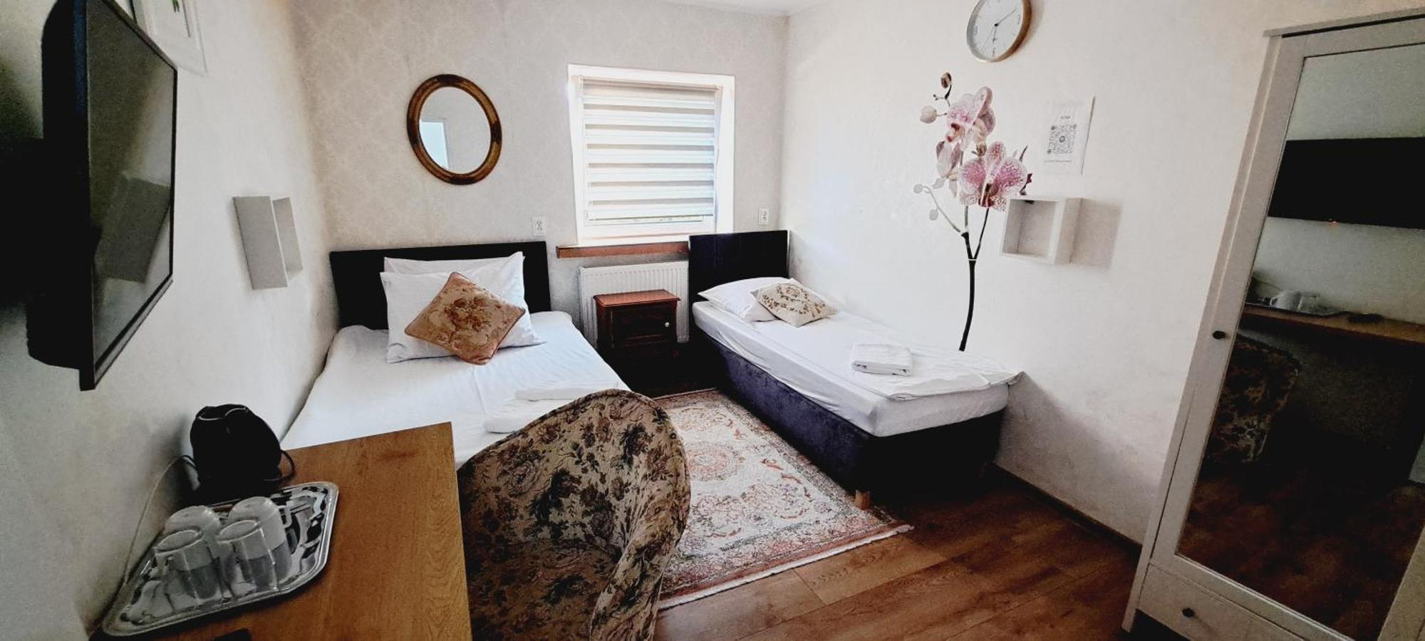 Hotel Rezydencja Rosa Przemyśl Dış mekan fotoğraf