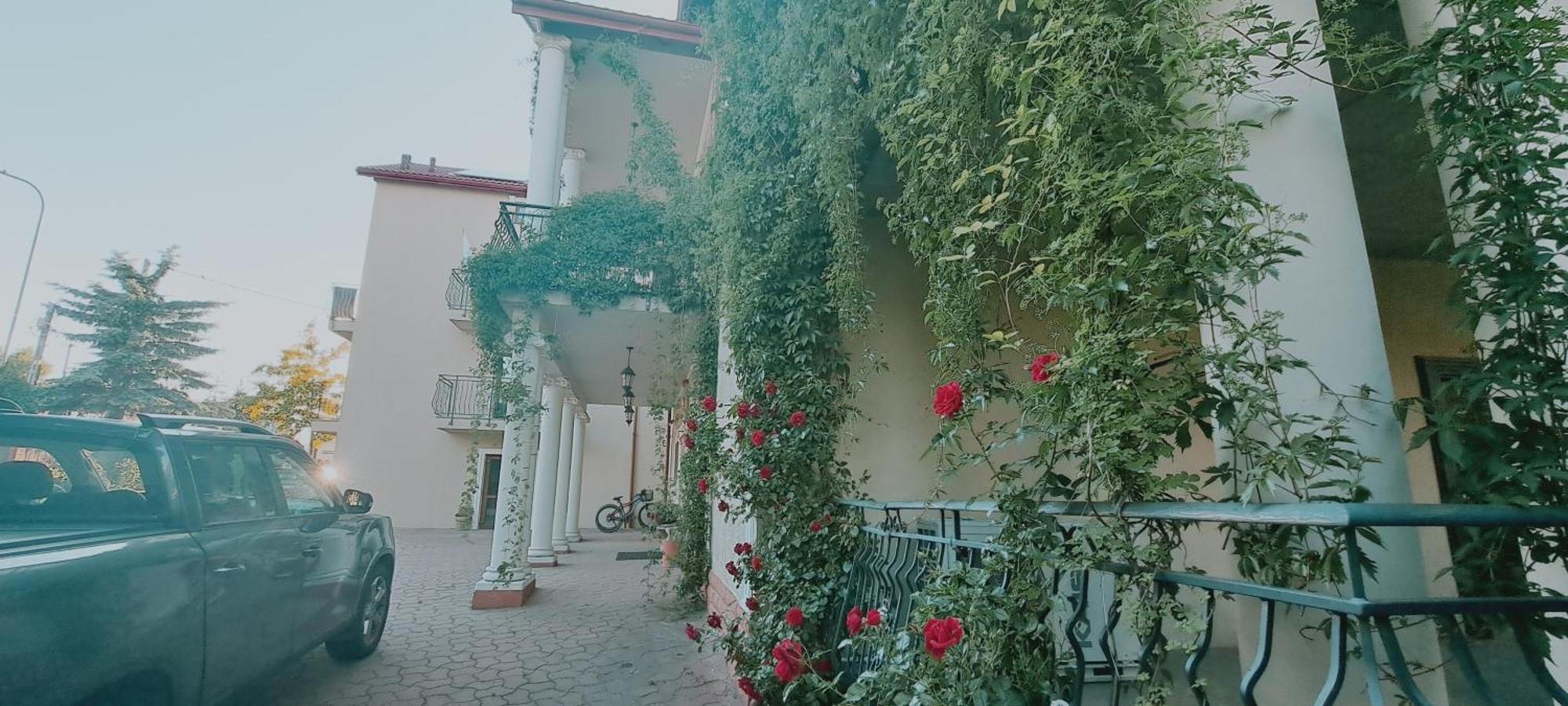 Hotel Rezydencja Rosa Przemyśl Dış mekan fotoğraf