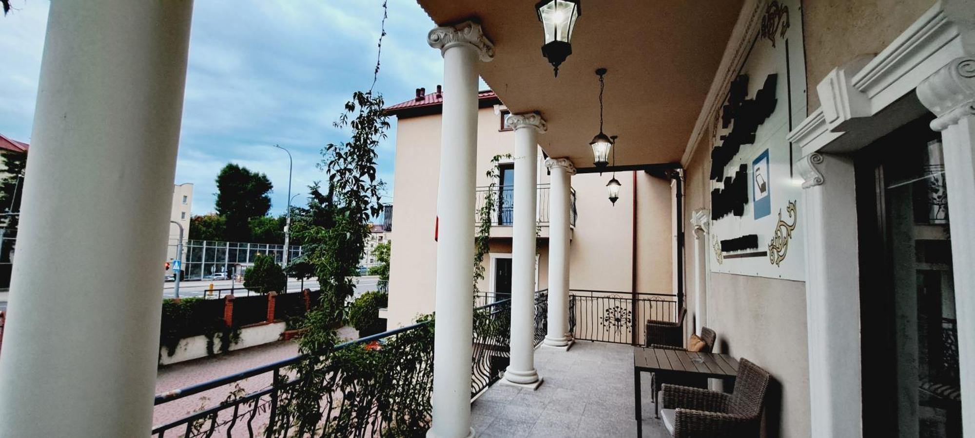 Hotel Rezydencja Rosa Przemyśl Dış mekan fotoğraf